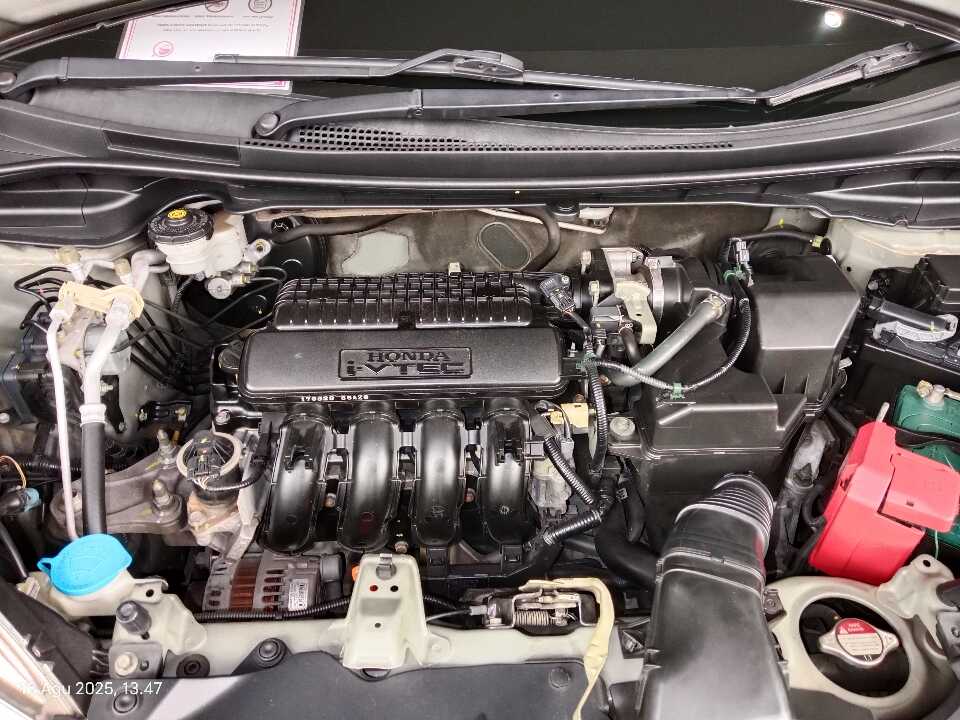 Foto Mobil Bekas Mesin Honda Jazz 1.5 RS tahun 2017