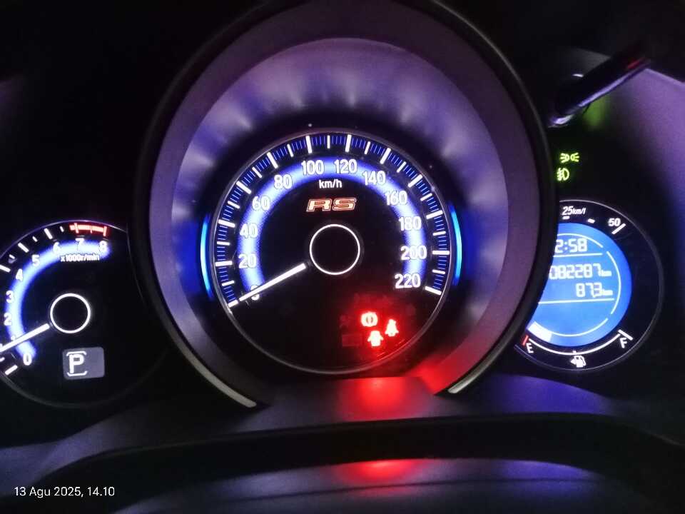 Foto Mobil Bekas Odometer Honda Jazz 1.5 RS tahun 2017