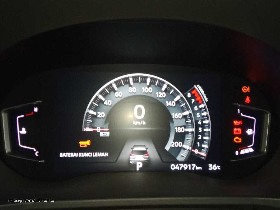Foto Mobil Bekas Odometer Mitsubishi Xpander 1.5 Cross Premium tahun 2022
