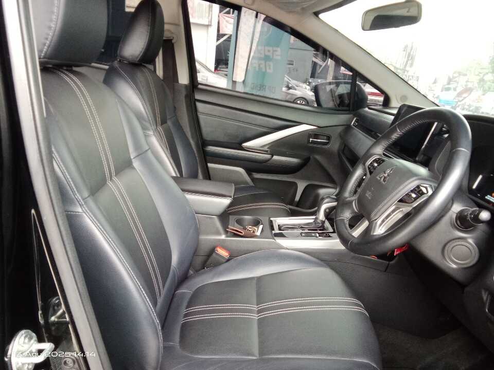 Foto Mobil Bekas Kabin Depan Mitsubishi Xpander 1.5 Cross Premium tahun 2022