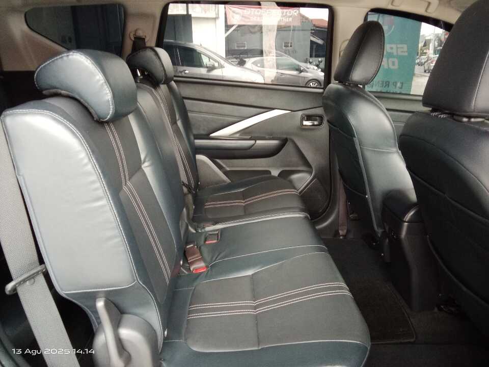 Foto Mobil Bekas Kabin Belakang Mitsubishi Xpander 1.5 Cross Premium tahun 2022