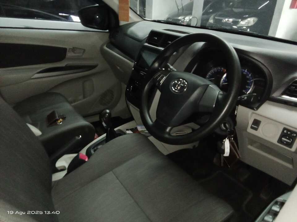 Foto Mobil Bekas Kabin Depan Toyota Avanza 1.3 G tahun 2021