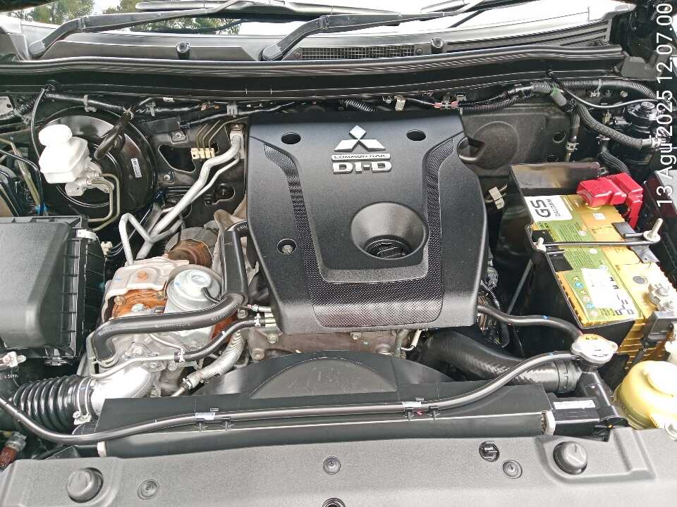 Foto Mobil Bekas Mesin Mitsubishi Pajero Sport 2.4 Dakar 4X2 tahun 2022