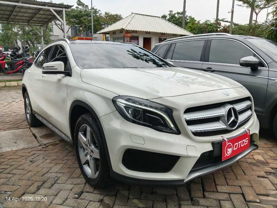 2016 Mercedes-Benz GLA200 1.6 - Foto 1 dari 6