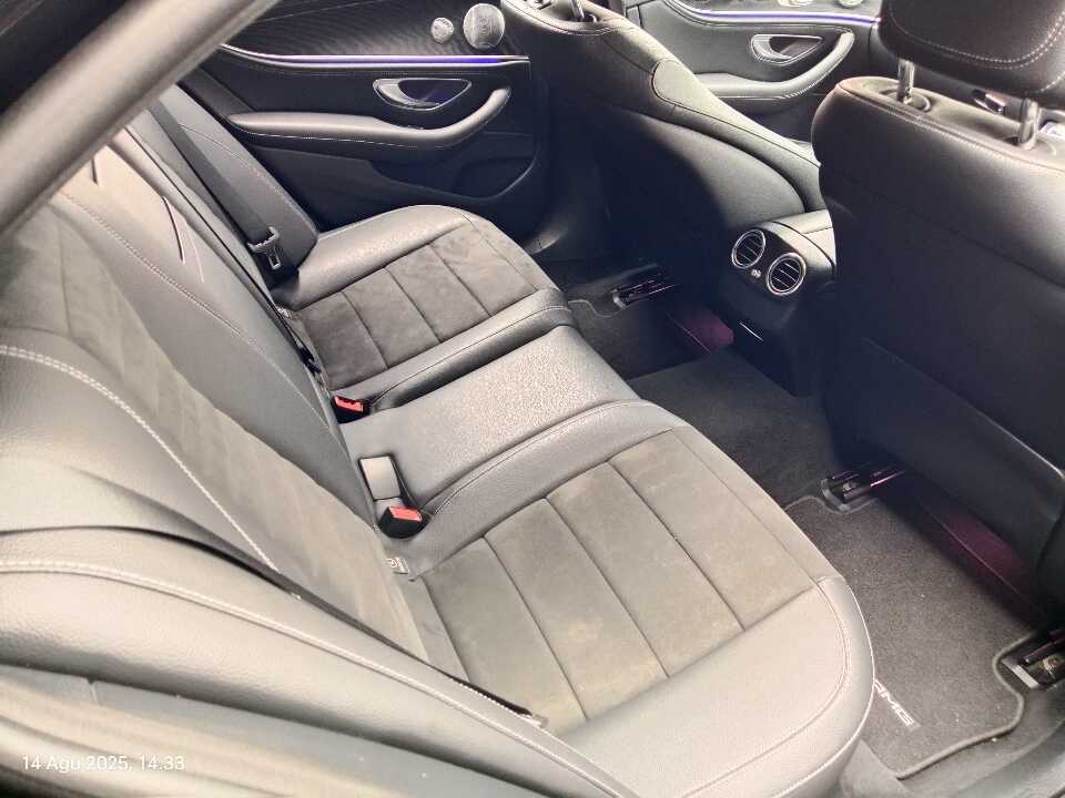 Foto Mobil Bekas Kabin Belakang Mercedes-Benz E300 2.0 tahun 2017