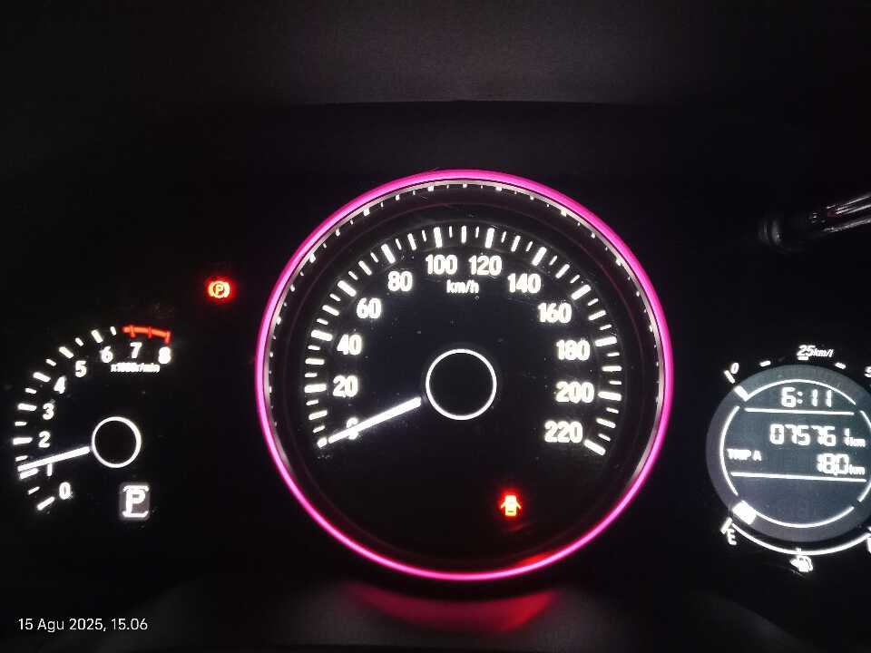 Foto Mobil Bekas Odometer Honda HR-V 1.5 S tahun 2017