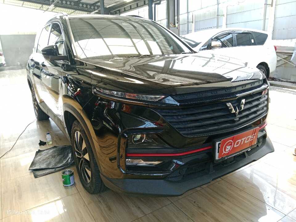 2023 Wuling Almaz 1.5 L T Lux - Foto 1 dari 6