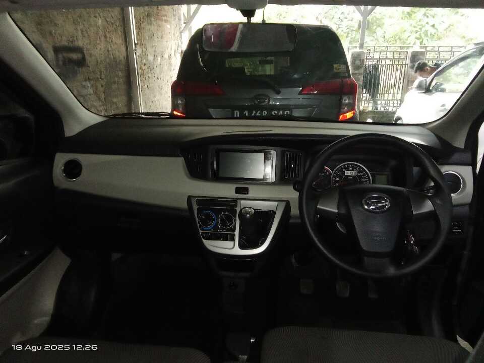 Foto Mobil Bekas Dashboard Daihatsu Sigra 1.2 R tahun 2020