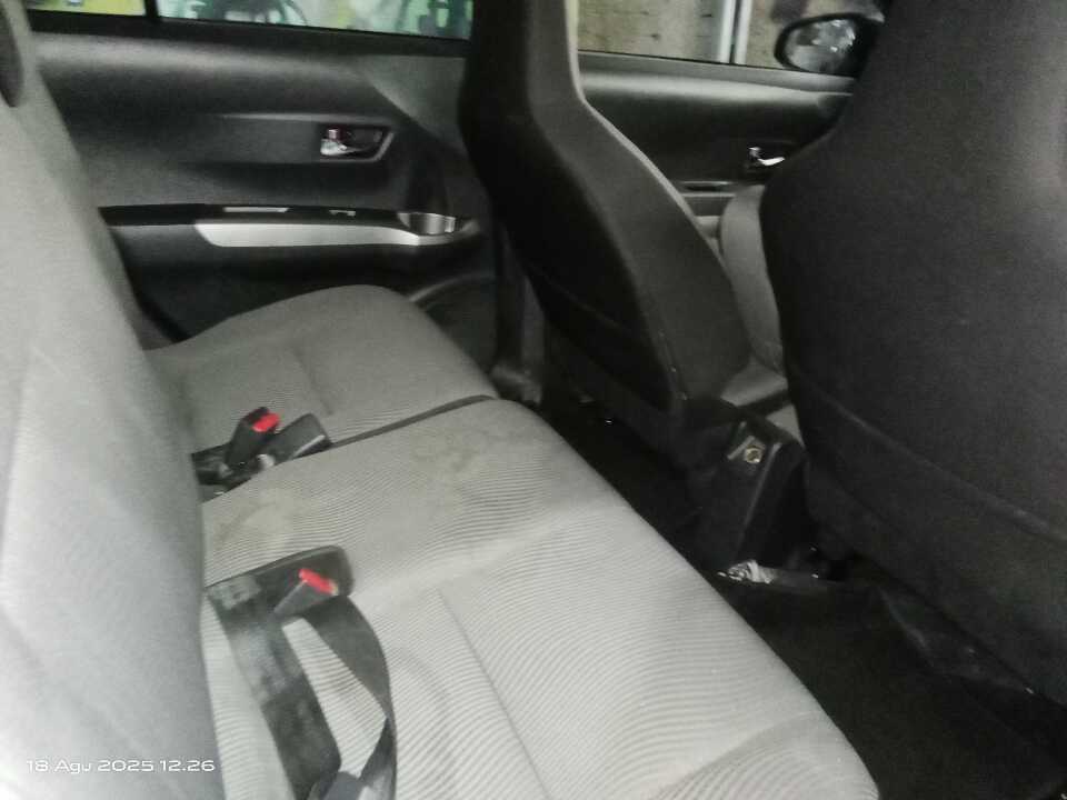 Foto Mobil Bekas Kabin Belakang Daihatsu Sigra 1.2 R tahun 2020