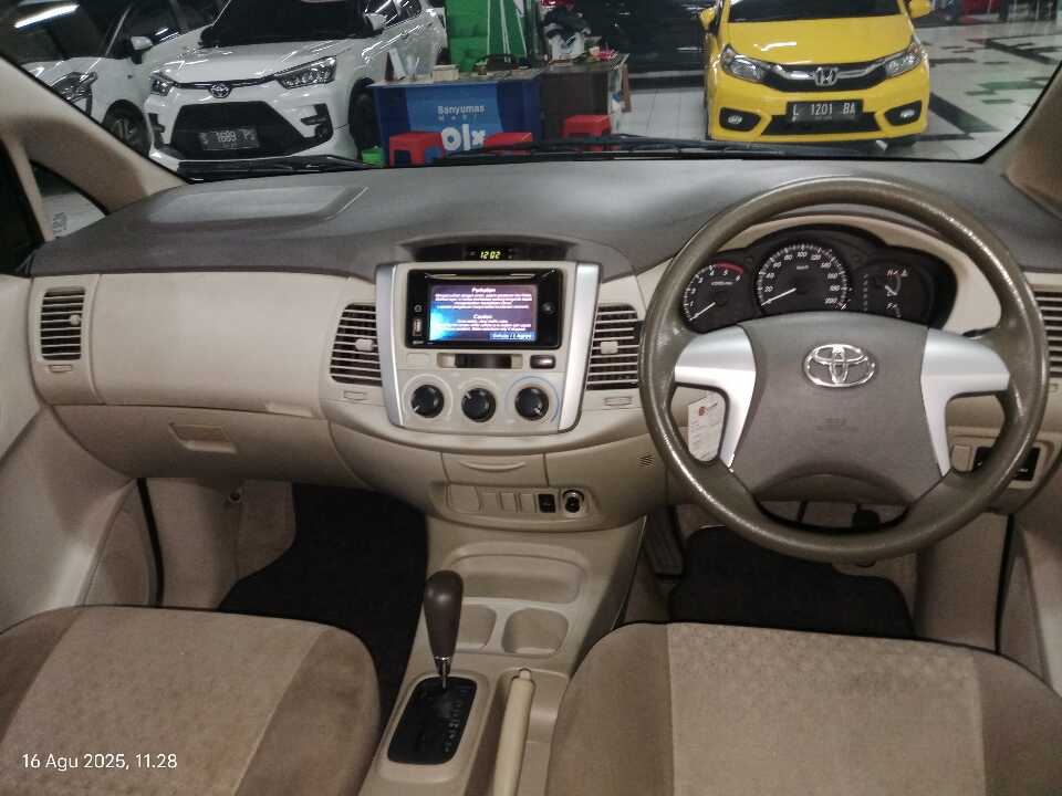 Foto Mobil Bekas Dashboard Toyota Innova 2.5 G tahun 2015