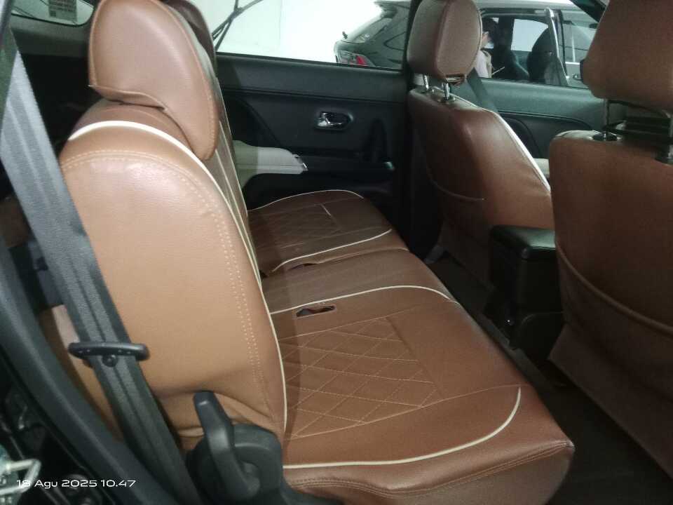 Foto Mobil Bekas Kabin Belakang Toyota Rush 1.5 S tahun 2022