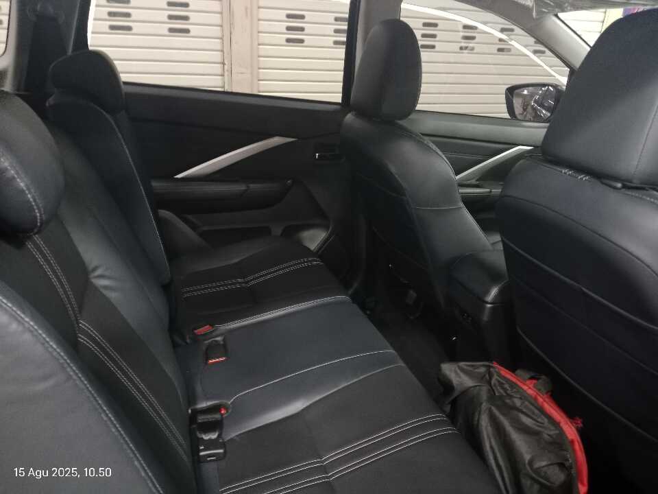 Foto Mobil Bekas Kabin Belakang Mitsubishi Xpander 1.5 Cross tahun 2023