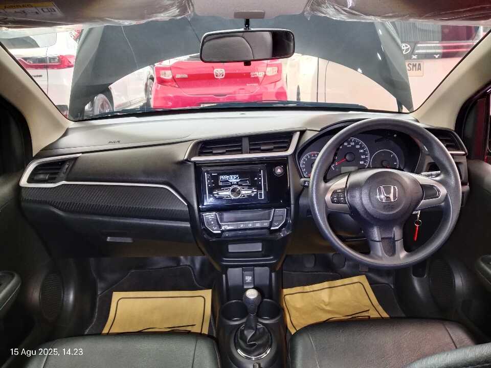 Foto Mobil Bekas Dashboard Honda Brio 1.2 Satya E tahun 2021
