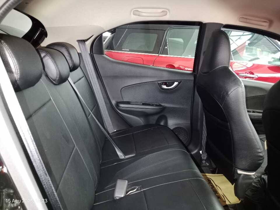 Foto Mobil Bekas Kabin Belakang Honda Brio 1.2 Satya E tahun 2021