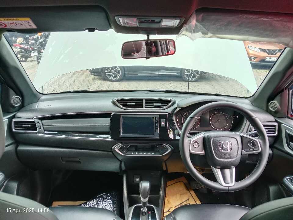 Foto Mobil Bekas Dashboard Honda BR-V 1.5 PRE tahun 2024