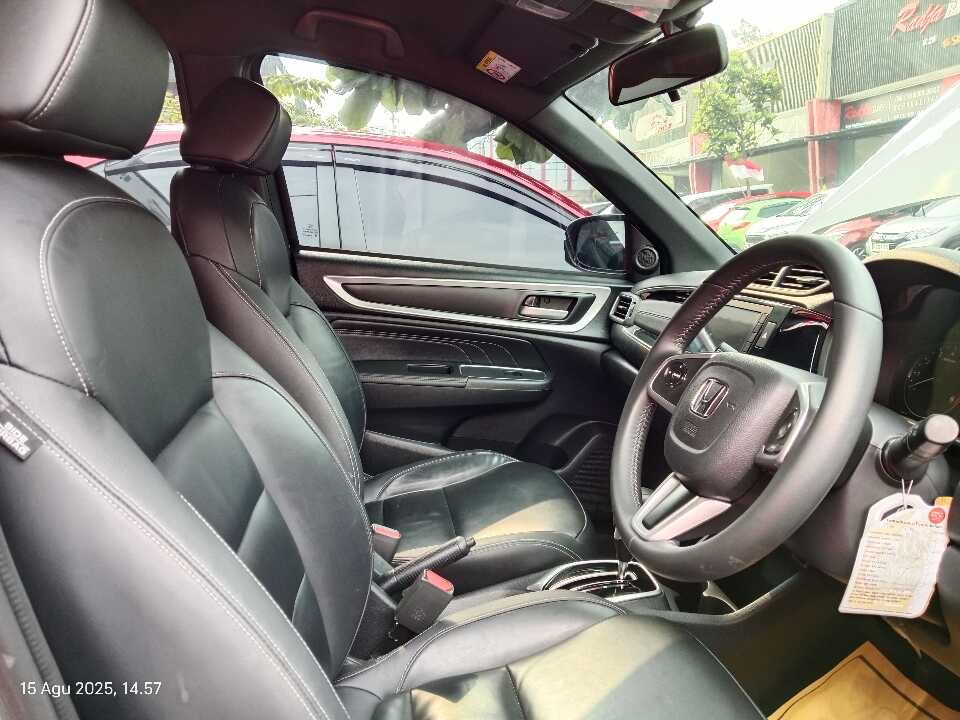 Foto Mobil Bekas Kabin Depan Honda BR-V 1.5 PRE tahun 2024