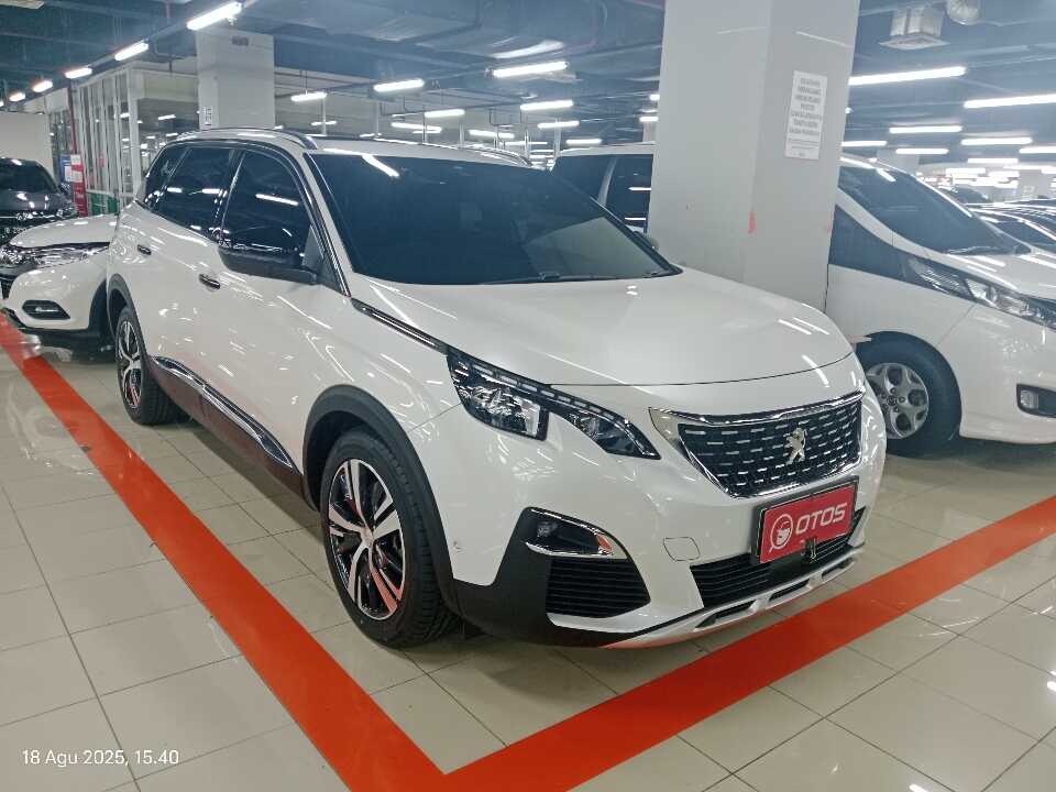 2020 Peugeot 5008 1.6 - Foto 1 dari 6