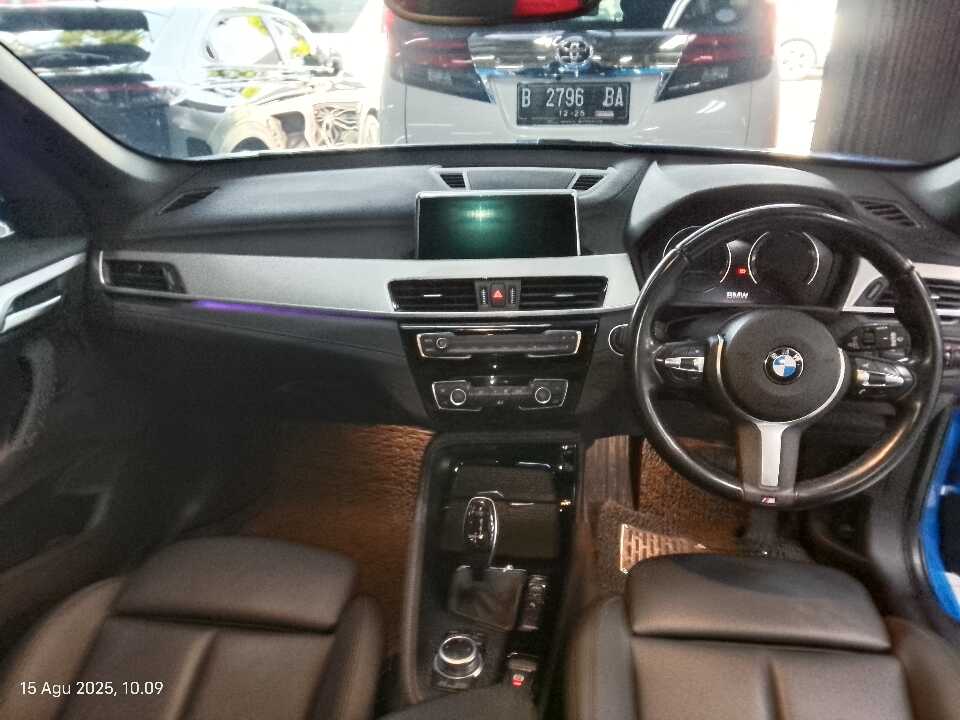 Foto Mobil Bekas Dashboard BMW X1 1.5 Sdrive18i tahun 2022