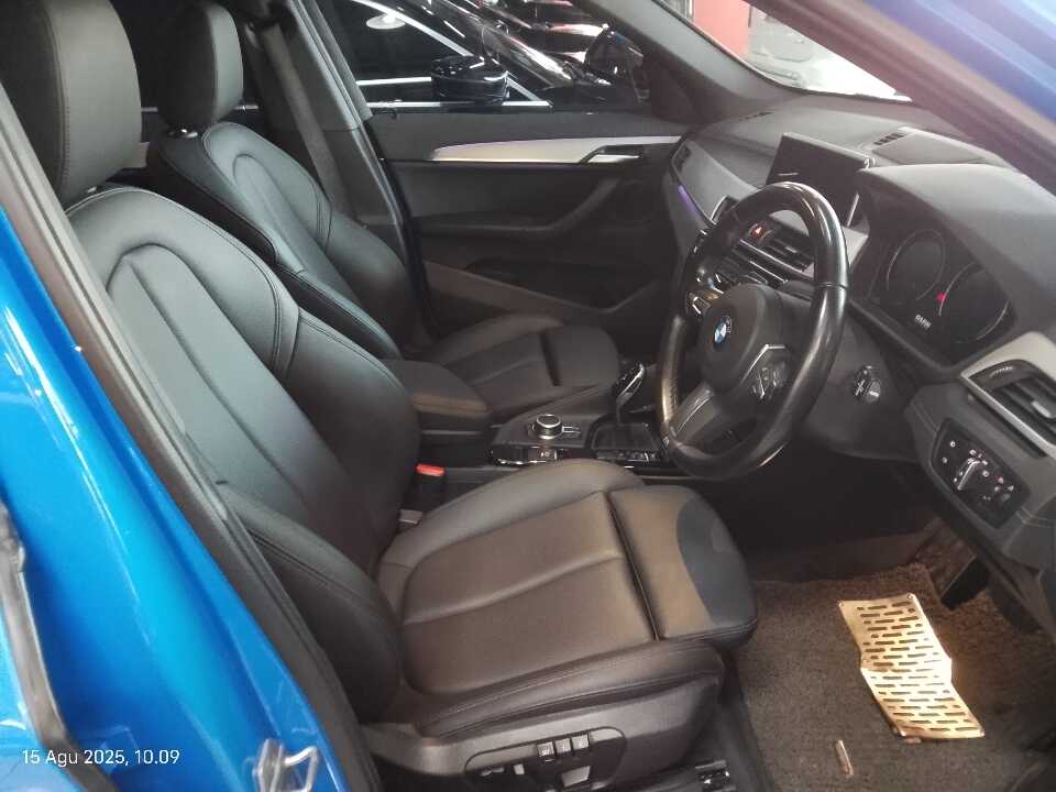 Foto Mobil Bekas Kabin Depan BMW X1 1.5 Sdrive18i tahun 2022