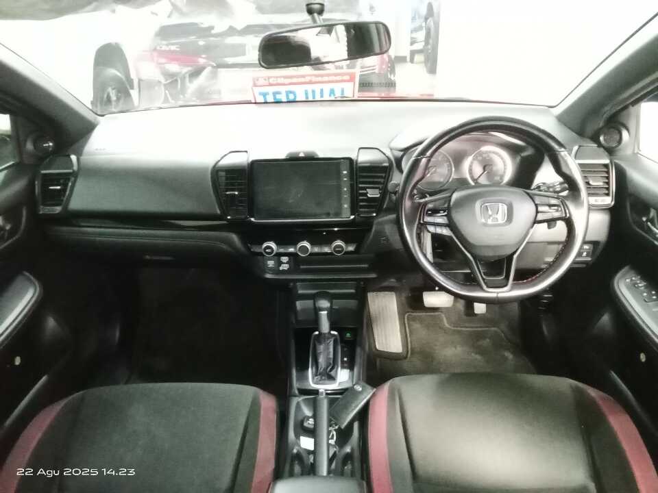 Foto Mobil Bekas Dashboard Honda City 1.5 RS Hatchback tahun 2021
