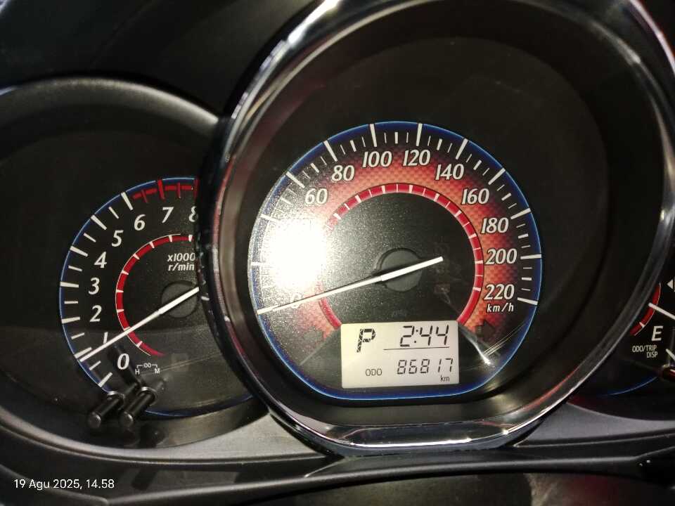 Foto Mobil Bekas Odometer Toyota Yaris 1.5 S tahun 2017