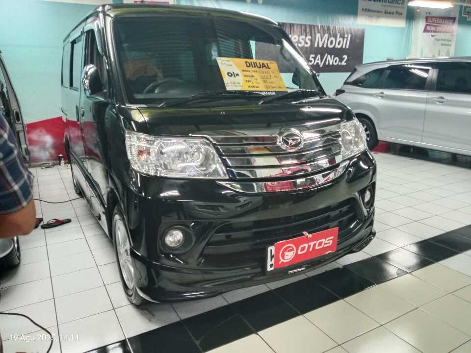 2017 Daihatsu Luxio 1.5 X - Foto 1 dari 6