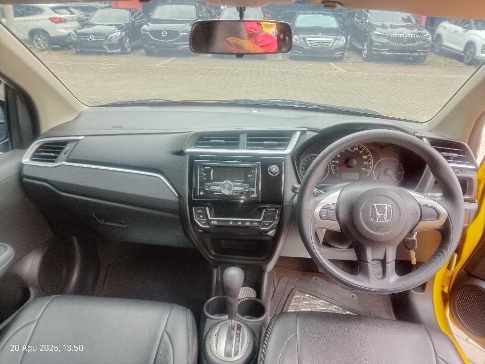 Foto Mobil Bekas Dashboard Honda Brio 1.2 Satya E tahun 2022