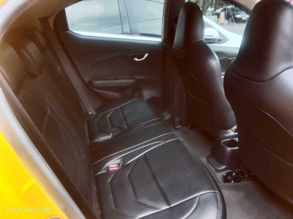 Foto Mobil Bekas Kabin Belakang Honda Brio 1.2 Satya E tahun 2022
