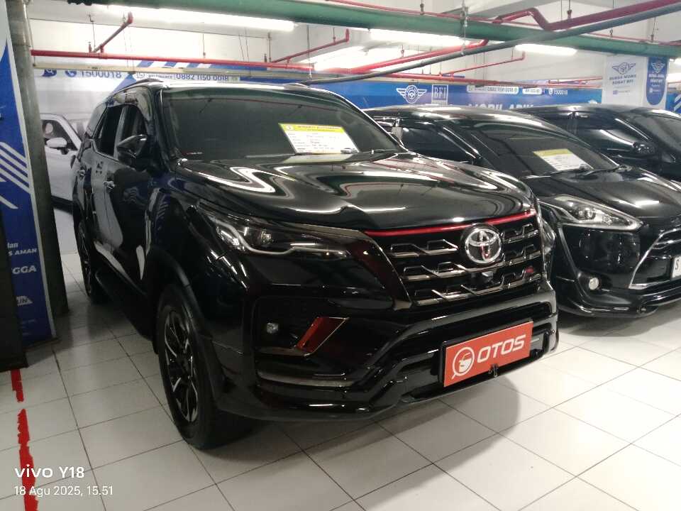 2020 Toyota Fortuner 2.4 4X2 VRZ - Foto 1 dari 6