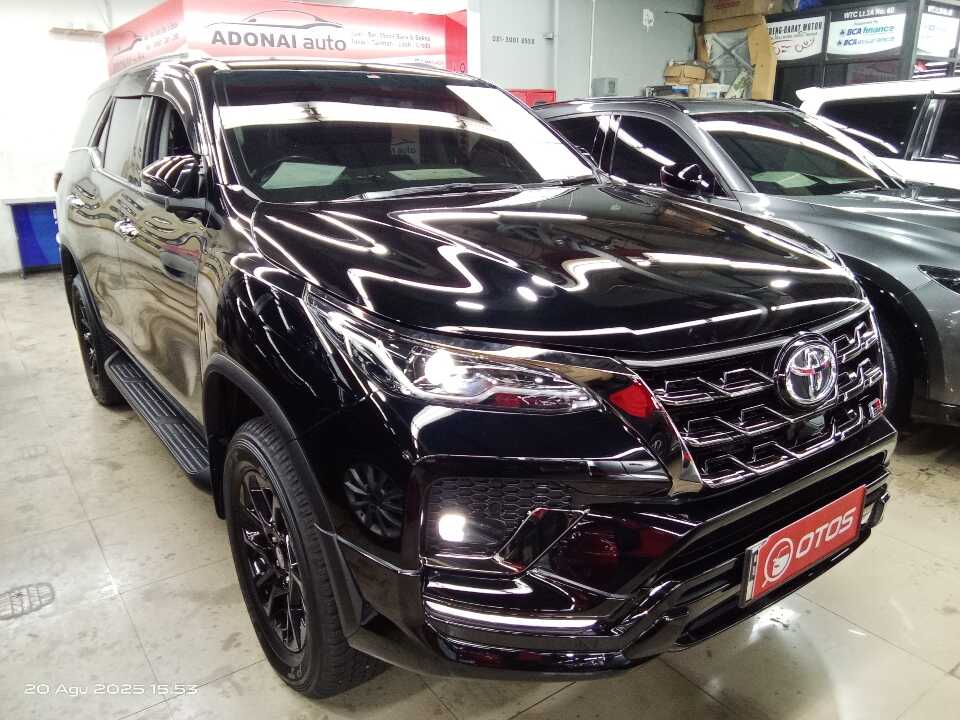 2023 Toyota Fortuner 2.8 4X2 VRZ - Foto 1 dari 6