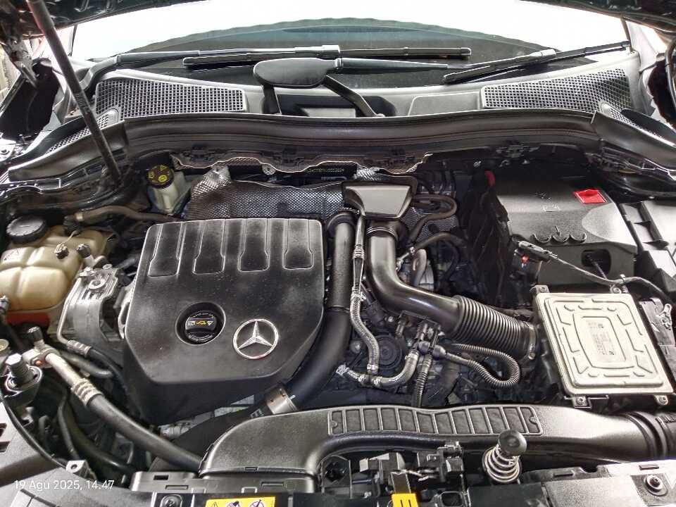 Foto Mobil Bekas Mesin Mercedes-Benz GLA200 1.3 tahun 2022