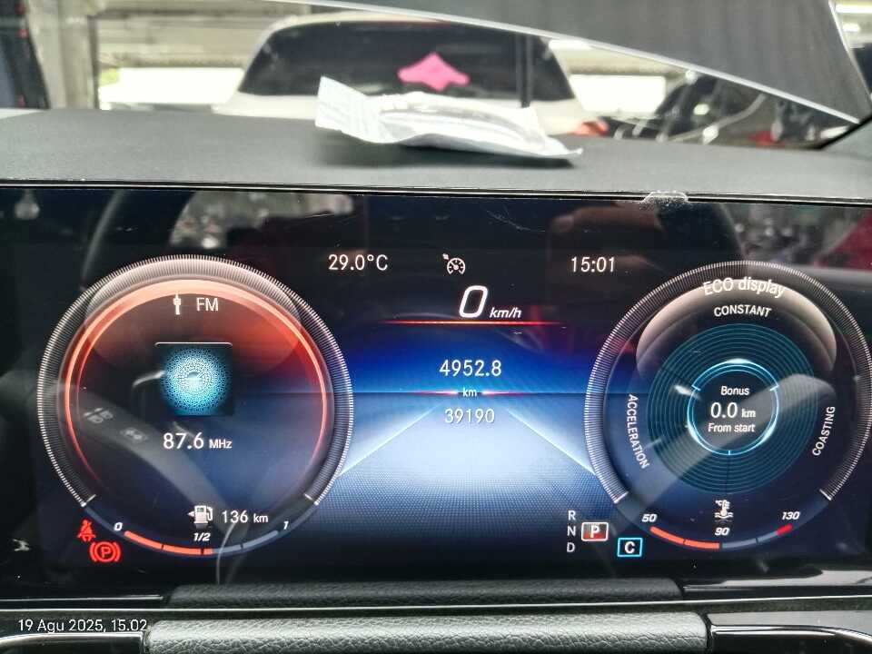 Foto Mobil Bekas Odometer Mercedes-Benz GLA200 1.3 tahun 2022