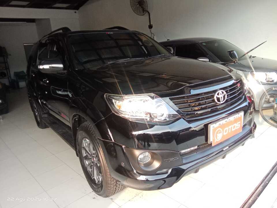 2015 Toyota Fortuner 2.7 G Luxury - Foto 1 dari 6