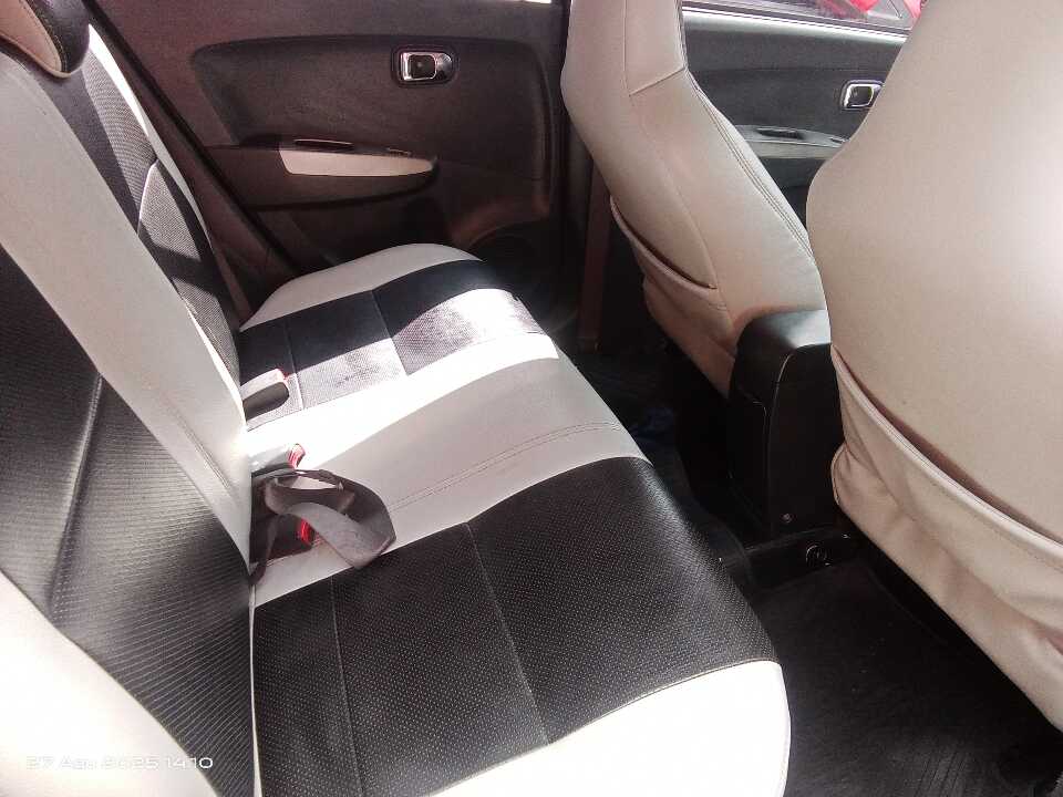 Foto Mobil Bekas Kabin Belakang Toyota Agya 1.0 G tahun 2015