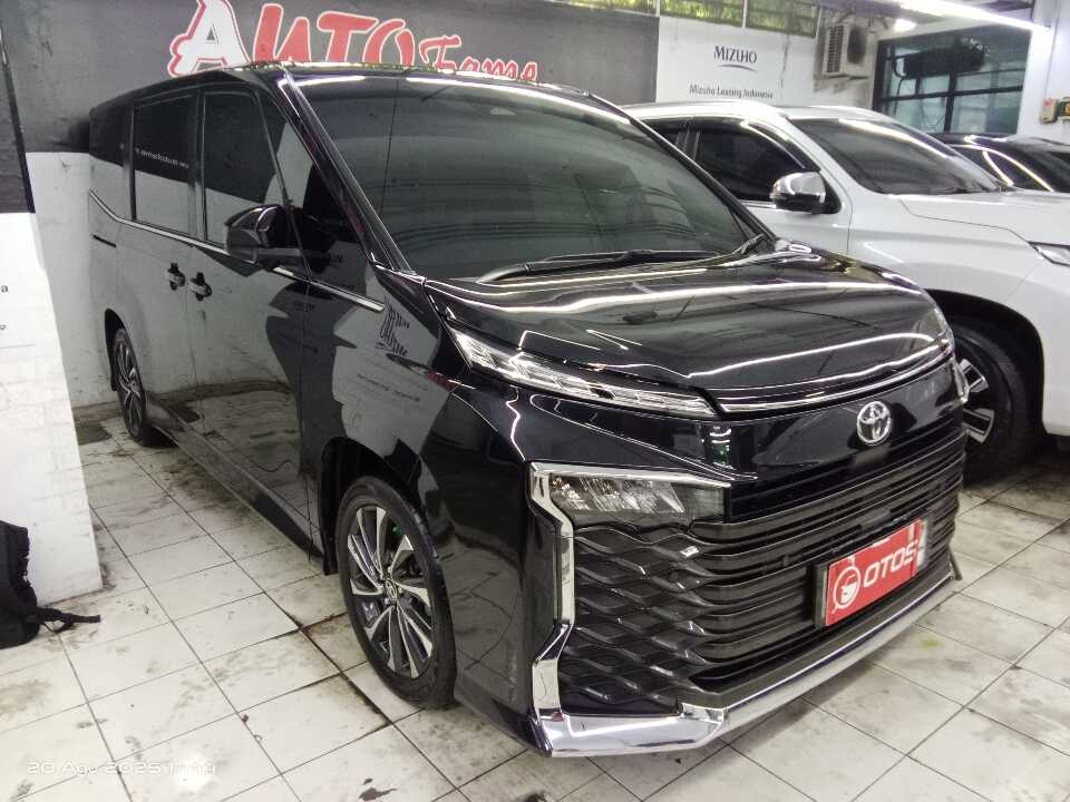 2023 Toyota Voxy 2.0