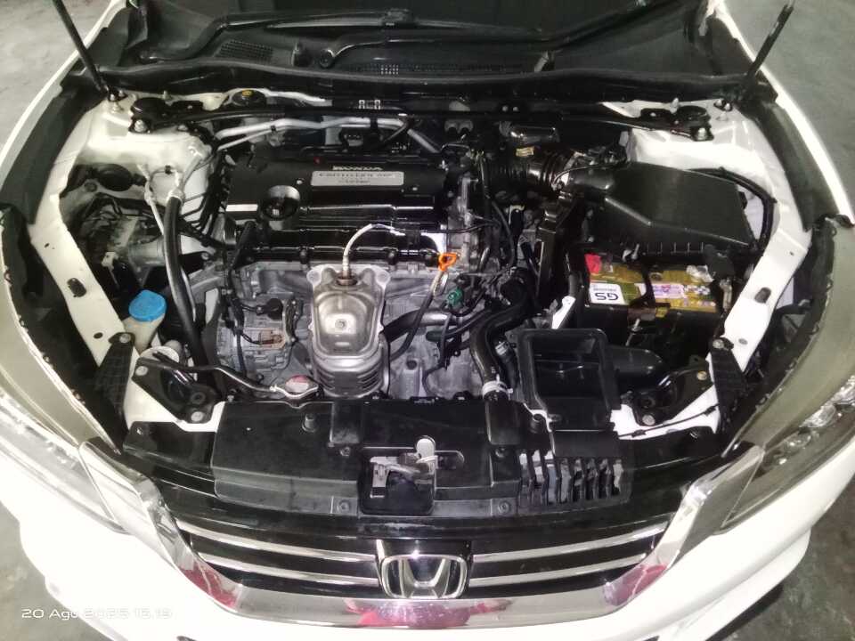 Foto Mobil Bekas Mesin Honda Accord 2.4 VTi-L tahun 2013