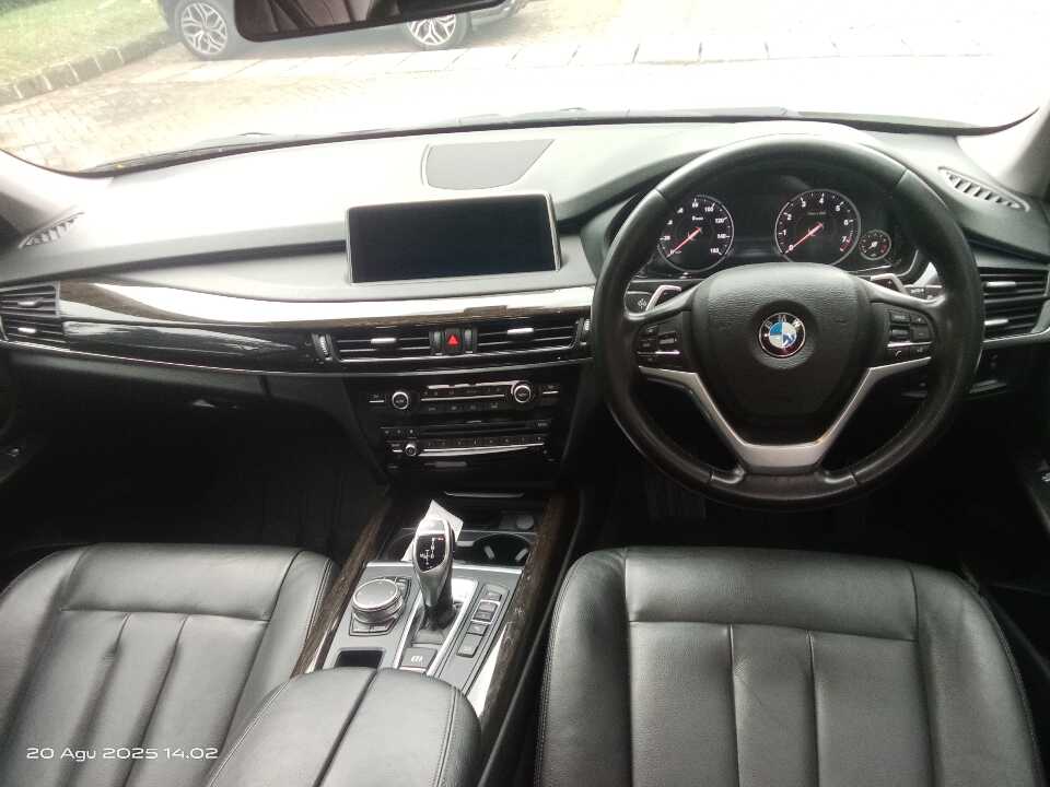Foto Mobil Bekas Dashboard BMW X5 3.0 Xdrive35i Executive tahun 2017