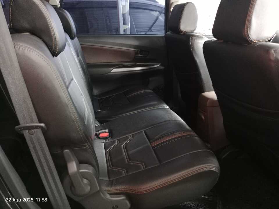 Foto Mobil Bekas Kabin Belakang Daihatsu Xenia 1.3 R tahun 2018