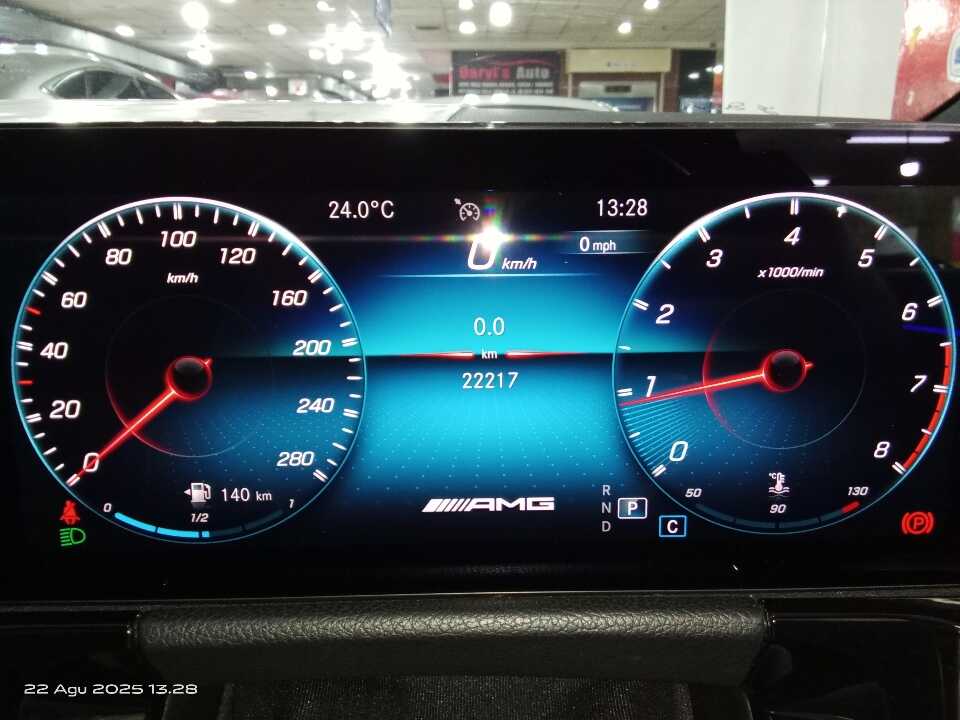 Foto Mobil Bekas Odometer Mercedes-Benz GLA35 AMG 2.0 4Matic tahun 2021