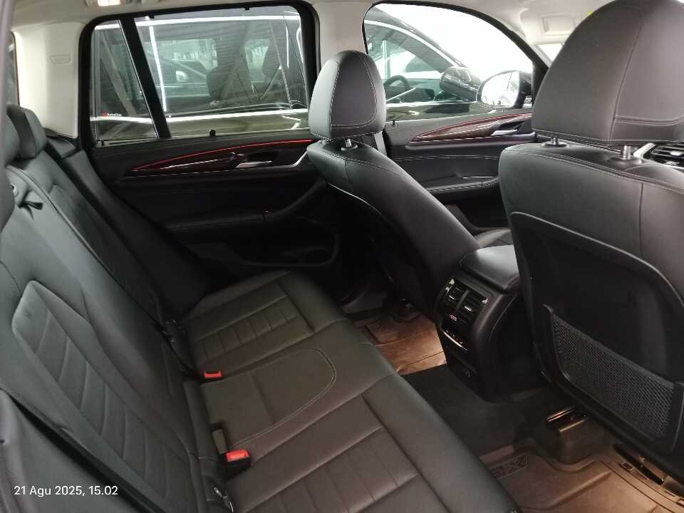 Foto Mobil Bekas Kabin Belakang BMW X3 2.0 Xdrive20i Luxury tahun 2019