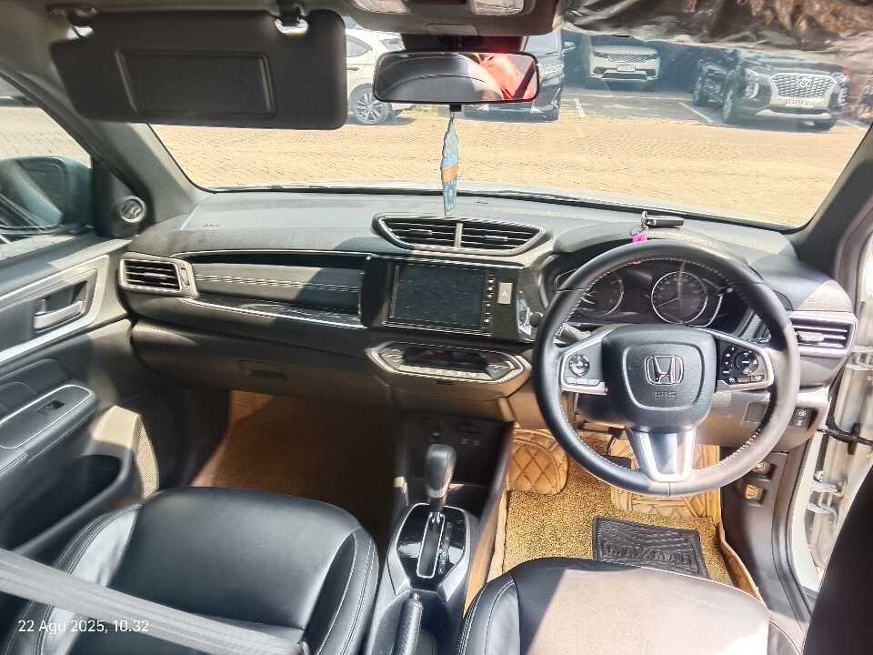 Foto Mobil Bekas Dashboard Honda BR-V 1.5 PRE-HS tahun 2022
