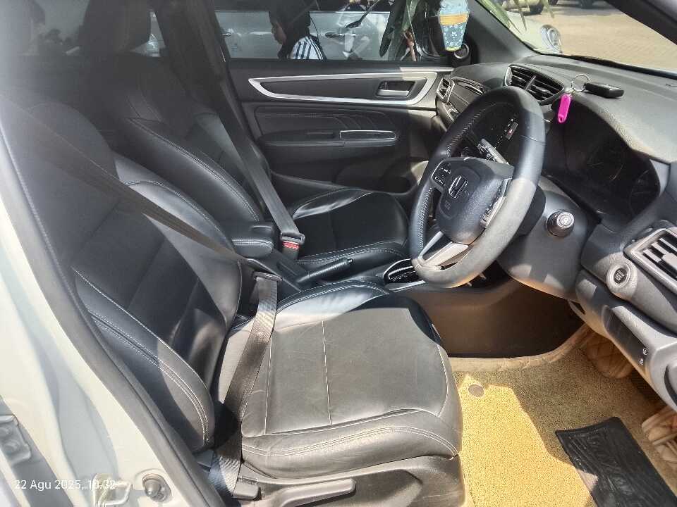 Foto Mobil Bekas Kabin Depan Honda BR-V 1.5 PRE-HS tahun 2022