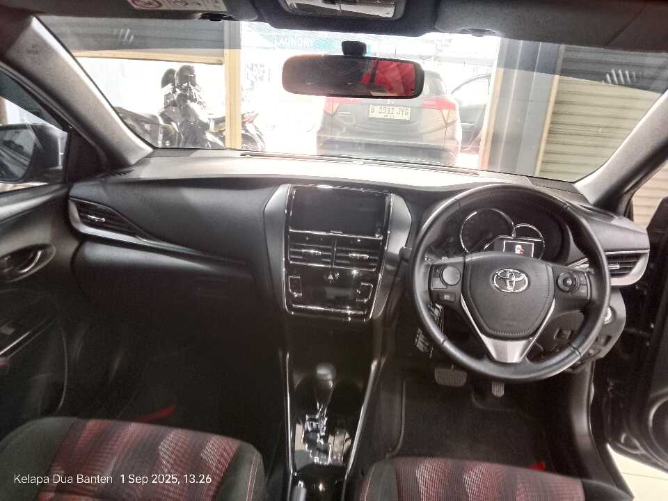 Foto Mobil Bekas Dashboard Toyota Yaris 1.5 S tahun 2021