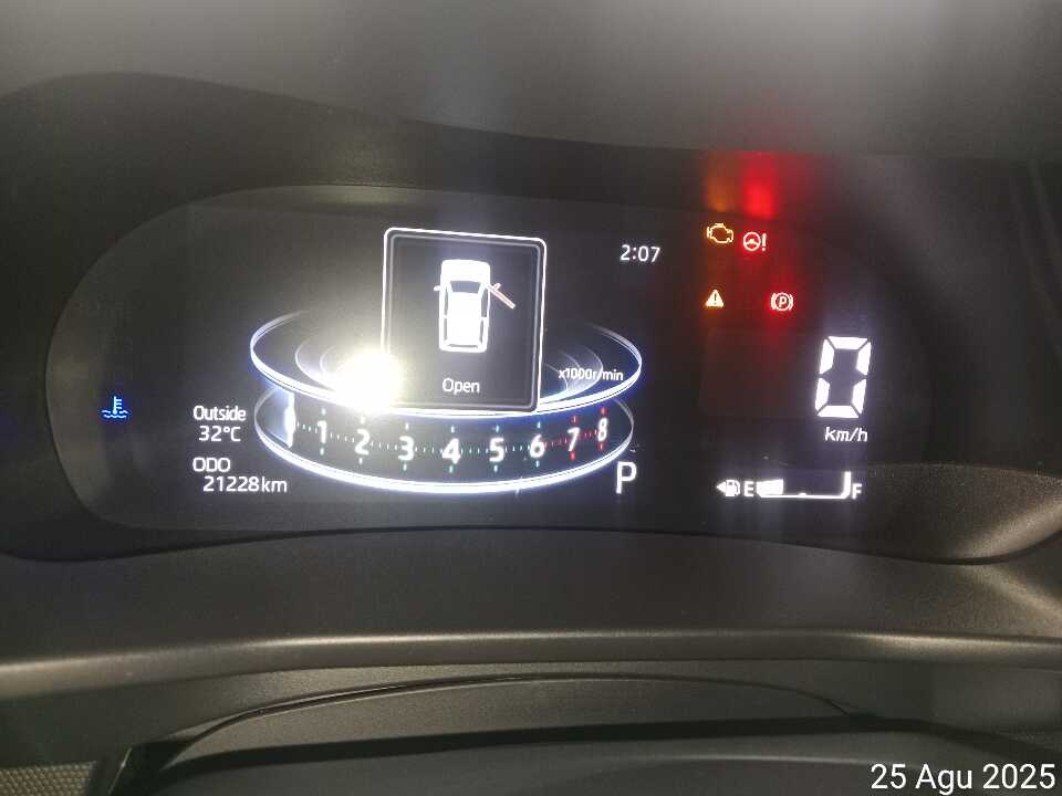 Foto Mobil Bekas Odometer Toyota Raize 1.0 GR Sport TSS tahun 2024