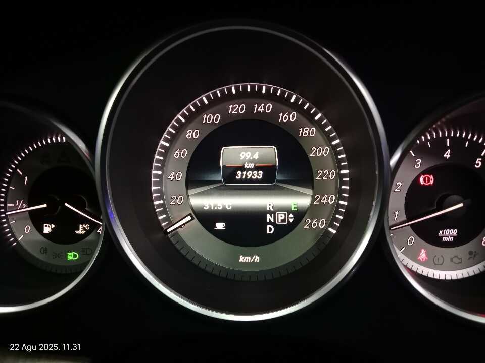 Foto Mobil Bekas Odometer Mercedes-Benz CLS350 3.5 tahun 2013