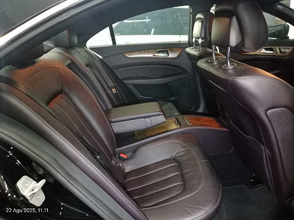 Foto Mobil Bekas Kabin Belakang Mercedes-Benz CLS350 3.5 tahun 2013