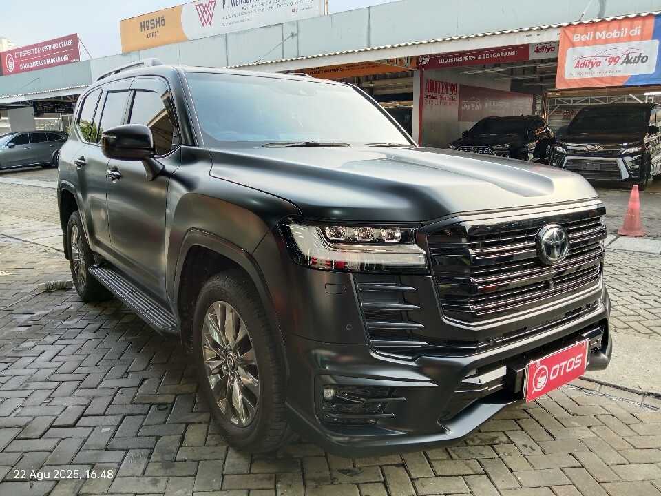 2024 Toyota Land Cruiser 3.3 300 VX-R - Foto 1 dari 6