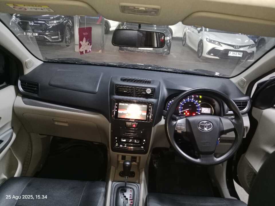 Foto Mobil Bekas Dashboard Toyota Avanza 1.3 G tahun 2021