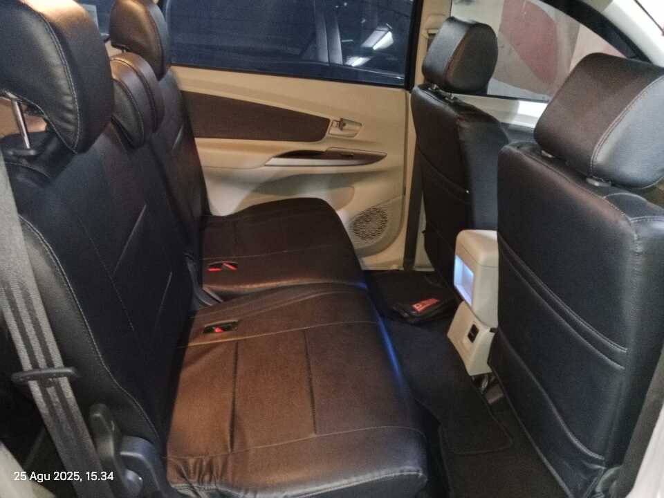Foto Mobil Bekas Kabin Belakang Toyota Avanza 1.3 G tahun 2021