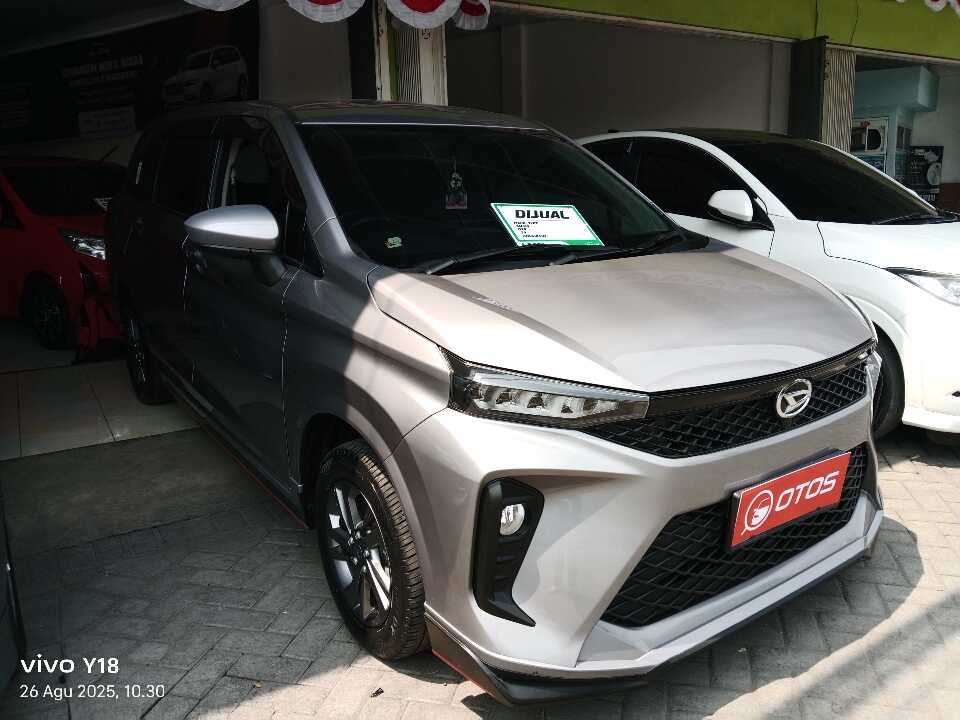 2021 Daihatsu Xenia 1.3 R - Foto 1 dari 6